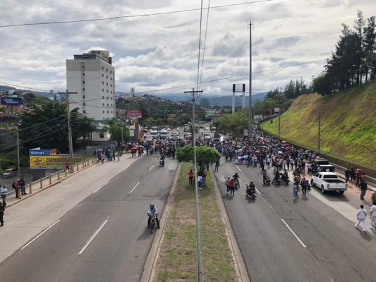 Honduras: Quema de llantas, bombas lacrimógenas y desalojos en jornada de protestas