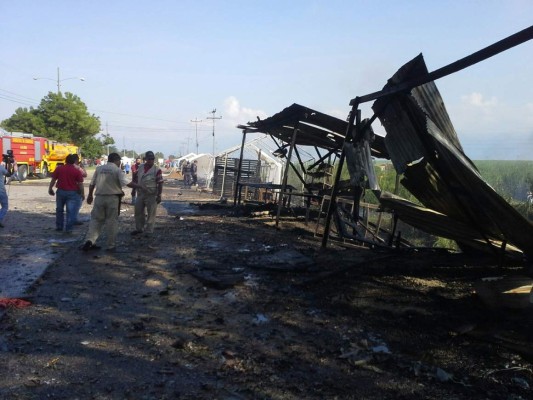 Un muerto en incendio de coheterías en Honduras