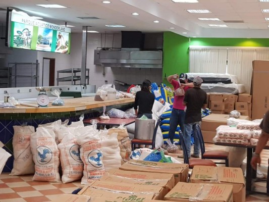 Entregan alimentos a comunidades productoras de caña de azúcar