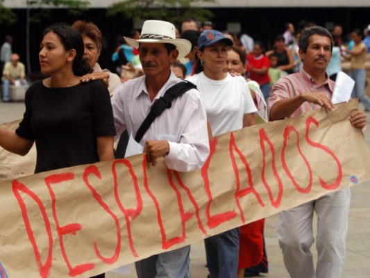 ONU denuncia más de 800 campesinos e indígenas desplazados en Colombia