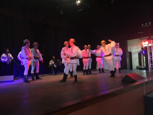 Rumania y Honduras unidos por la danza