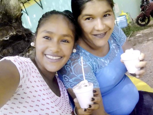 Identifican a madre e hija asesinadas por sujetos vestidos de policías en Olancho
