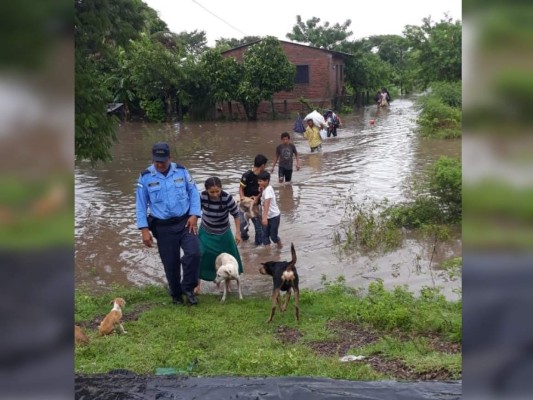 Marcovia en alerta máxima por desbordamiento del río Choluteca