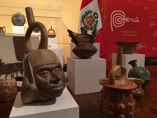 EUA repatría más de 400 piezas culturales a Perú