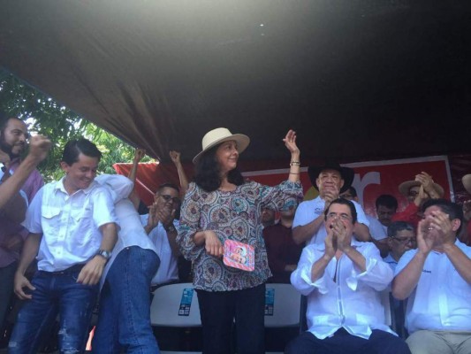 '¡Fuera corrupto!”, gritan partidarios a Eleázar Juárez