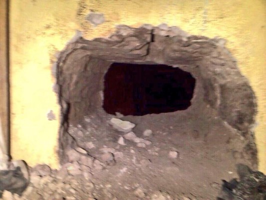 Por un agujero se fugan cinco reclusos en Santa Bárbara