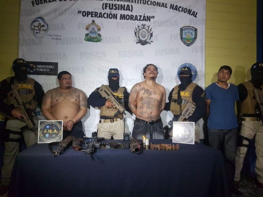 Capturan a tres miembros de la Pandilla 18 en La Ceiba  