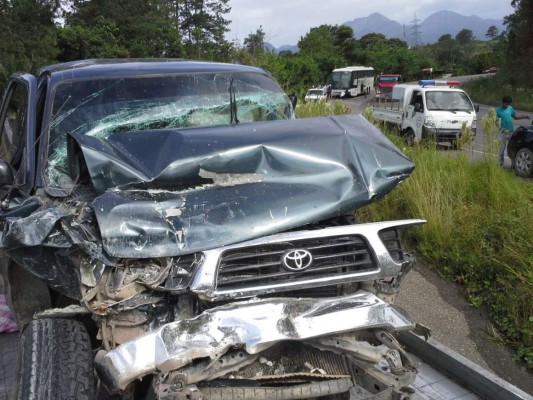 Tres heridos deja accidente en carretera a Tegucigalpa