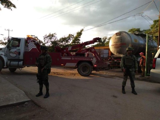 Gobierno mexicano bloquea cuentas a empresas por venta de gasolina robada