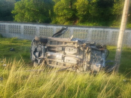 Cinco personas muertas en fatal accidente a la altura de Corozal, La Ceiba