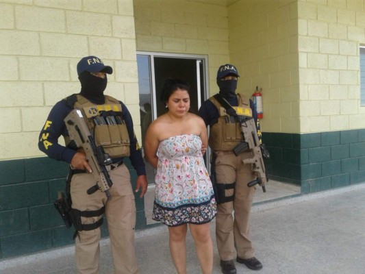 Autoridades detienen a 'La Chavala”