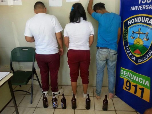 Policía detiene a tres estudiantes ebrios en Tegucigalpa