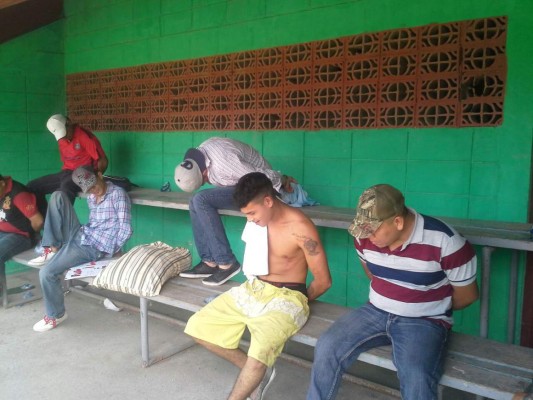 Reclusos del centro penal de San Pedro Sula que serán trasladados a Támara.