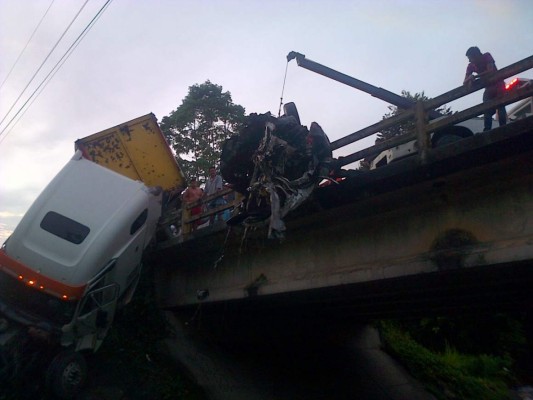 Dos muertos deja accidente de tránsito entre Tela y La Ceiba