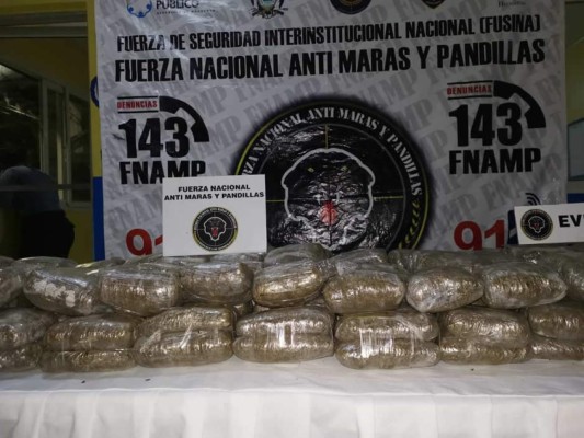 Tela: Capturan a tres individuos transportando más de 200 libras de supuesta marihuana