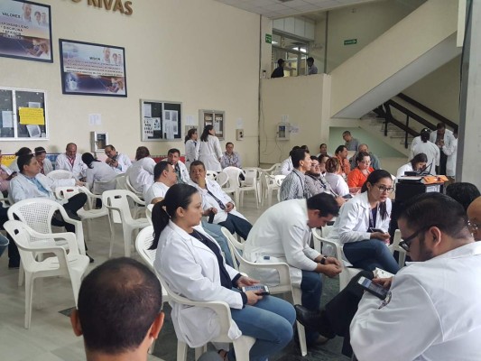Médicos del Mario Rivas renuncian a cargos administrativos y jefatura de salas