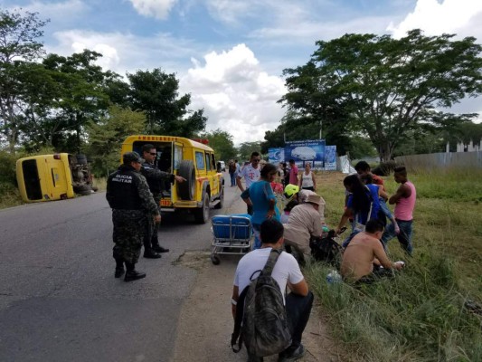 Cinco heridos deja volcamiento de un bus en Quimistán, Santa Bárbara