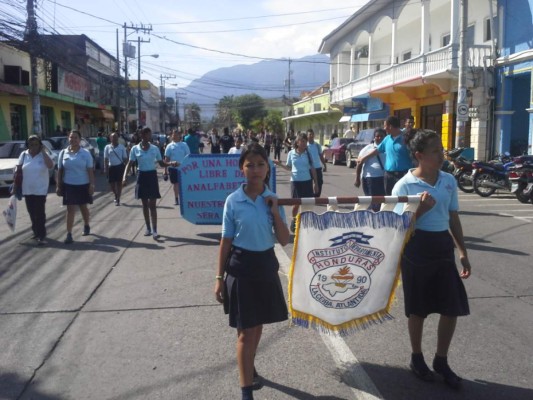 Ceibeños celebran día nacional de la alfabetización