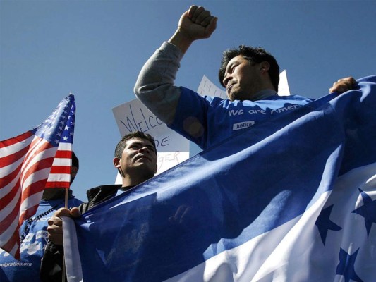 Embajador de Honduras se reúne con autoridades migratorias de EUA