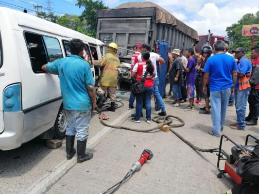 Tres heridos deja accidente vehicular en carretera hacia Puerto Cortés