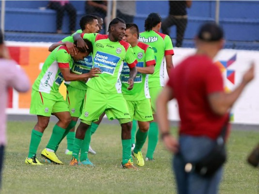 Marathón da la sorpresa goleando a Olimpia y sale del descenso