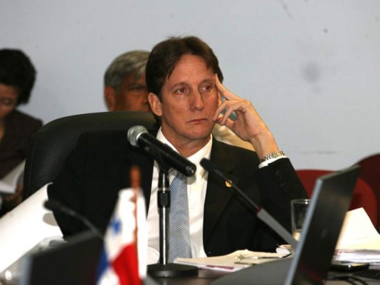 Acusan de corrupto al exdirector del Seguro Social de Panamá
