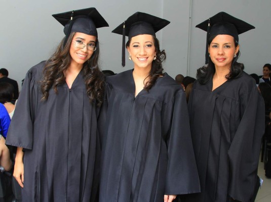 Unitec y Ceutec celebra graduaciones