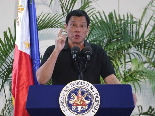 Presidente Filipino estaría feliz de 'masacrar' a millones de drogadictos