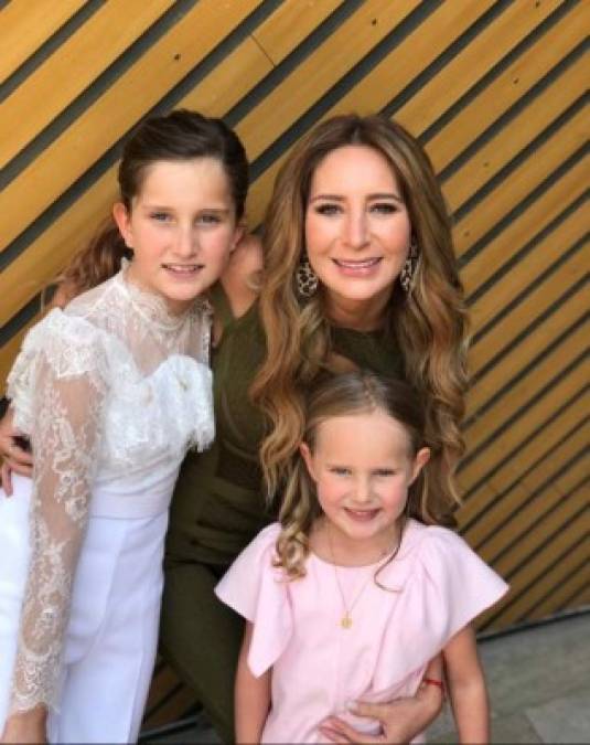 La protagonista de telenovelas le dedicó a su hija unas bellas palabras, 'Mi amor, Elissa Marie una vez más estoy tan orgullosa y agradecida con Dios por permitirme ser tu mamá y acompañarte a cada paso que das, siempre de la mano. ¡Te amo!', escribió en su Instagram.