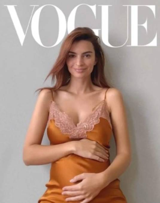 Su embarazo<br/>Ratajkowski anunció su embarazo a través de un video dirigido por Lena Dunham y difundido por la revista Vogue. Lo que parecía una portada más se transformó en una noticia que puso de cabeza las redes sociales.<br/>