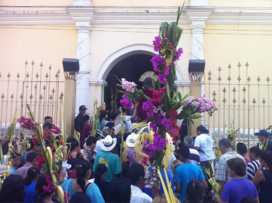 Honduras: feligresía de Occidente celebra el Domingo de Ramos