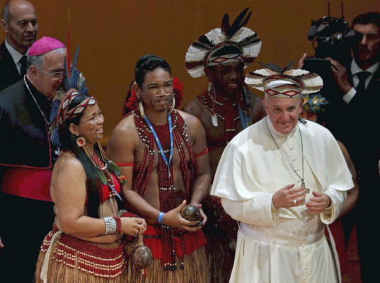 Naturalidad del papa Francisco llenó de anécdotas su primer año