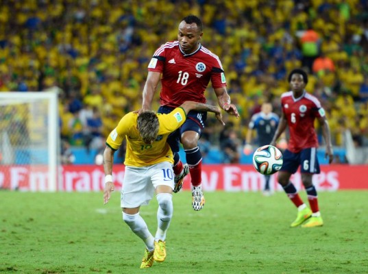 Neymar y Zúñiga se volverán a enfrentar en amistoso