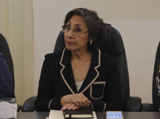 Maribel Espinoza desiste de participar en selección de entes electorales