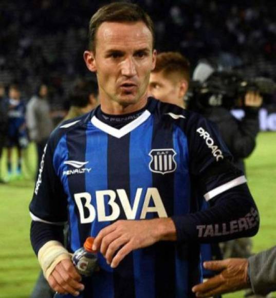 Gonzalo Klusener: El delantero agentino de 36 años de edad estaría siendo el nuevo atacante del Motagua para el Clausura 2020. Cuenta con ampia experiencia, ha pasado por más de ocho clubes del balompié argentino.