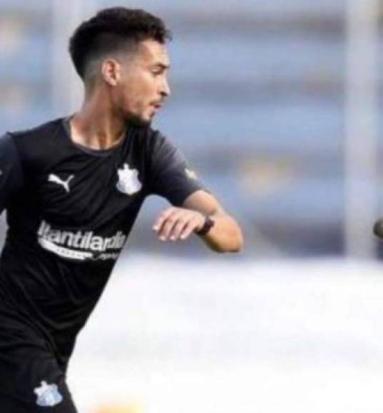 Marcelo Canales: El volante zurdo finalizó su contrato con Honduras Progreso y por ahora se desconoce su futuro.