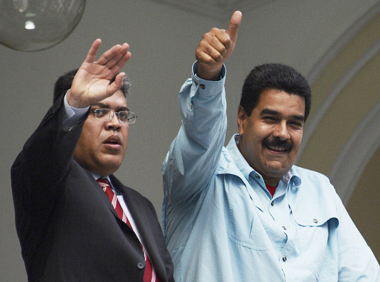 EUA niega espacio aéreo a Nicolás Maduro