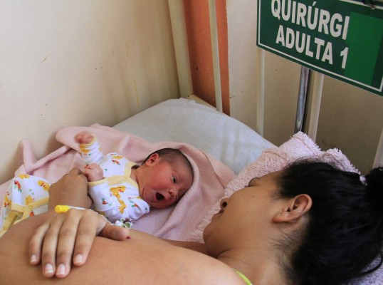Mujeres con Seguro Social prefieren dar a luz en el Materno