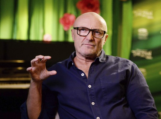 Phil Collins es retenido en aeropuerto de Río de Janeiro