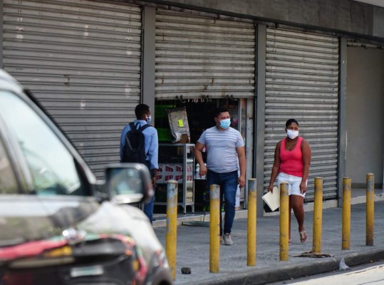 Agobiados por deudas, comerciantes y microempresarios desafían al covid-19