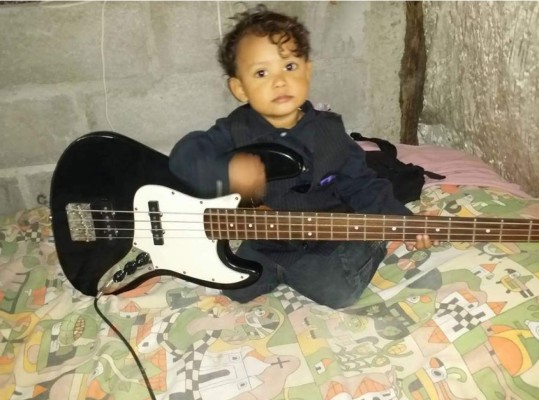 Niño hondureño de dos años canta ''Hossana'' y se hace viral