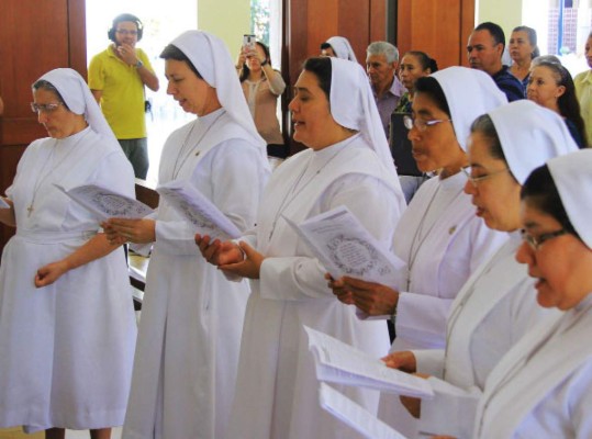 Bodas de plata por 25 años de vida consagrada a Dios