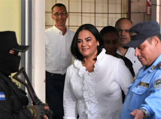Defensa de Rosa Elena Bonilla de Lobo interpone recurso de 'habeas corpus”