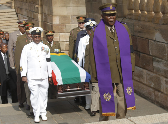 Mandela yace en la capilla ardiente en Pretoria