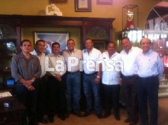 Las fotos de Pepe y Fabio Lobo con jefes de Los Cachiros
