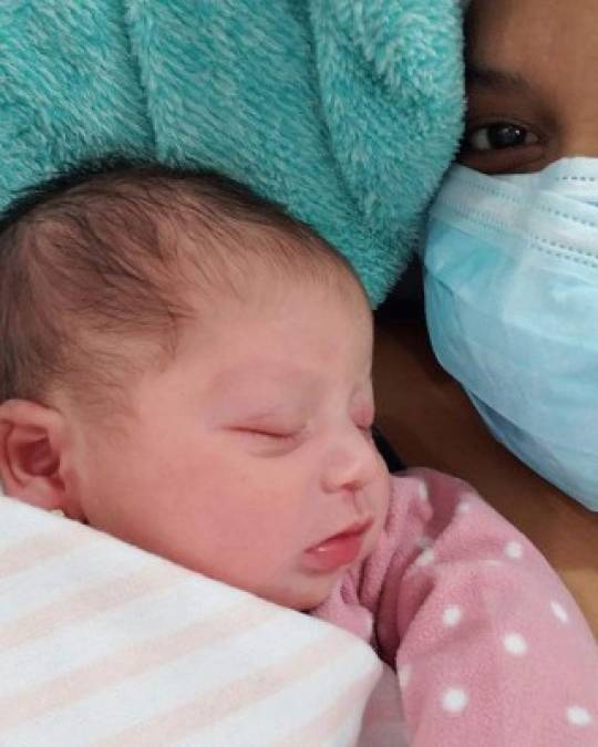 'Nuestro milagro de amor ya está con nosotros, MICAELA no quiso esperar más. Para la Gloria de Dios, todo salió muy bien', dijo la periodista de HCH el pasado agosto, cuando presentó a su hija, a quien llamó Micaela, en sus redes sociales.<br/>