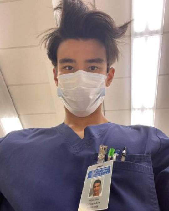 Resulta que Alex Landi es famoso por interpretar al doctor Nico Kim en la exitosa serie Grey’s Anatomy.