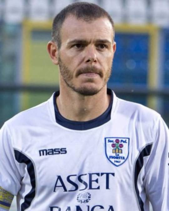 Andy Selva, de 38 años, es el futbolista que ostenta el título de ser el goleador histórico de San Marino, aunque el record termina siendo penoso luego de tratarse de un jugador que sólo ha convertido 8 goles