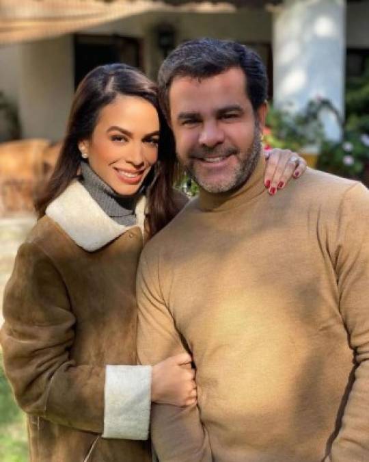 Mientras que Biby Gaytán formó una linda familia junto a su esposo y novio de la juventud, Eduardo Capetillo