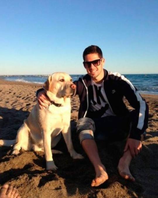 Isco Alarcón, futbolista del Real Madrid, le puso a su perro 'Messi', y dice no salir mucho a la calle con él para que no lo oigan llamarlo.